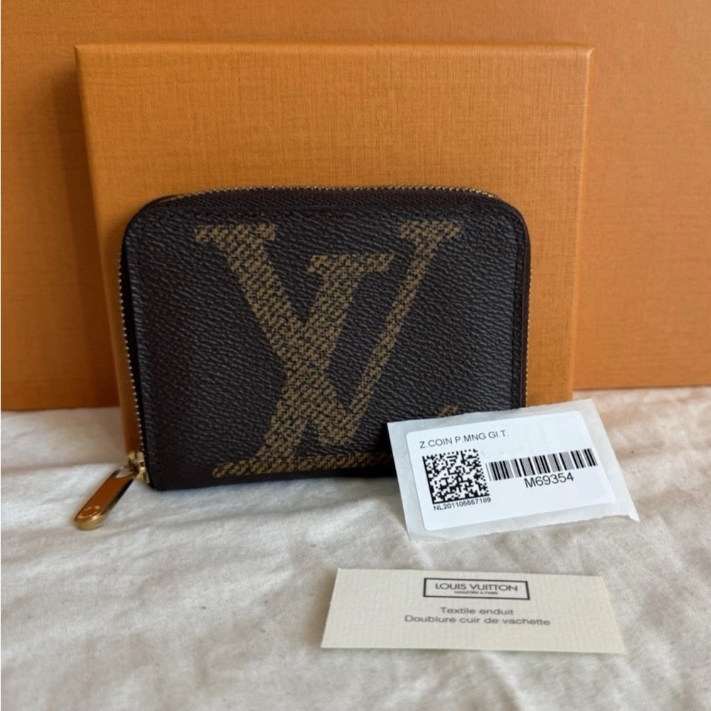 ❤️SOLD❤️Louis Vuitton Zippy Coin Purse Reverse Monogram Giant